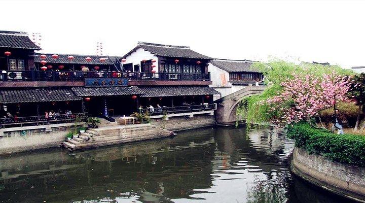 几何霓虹冲刺4无敌版